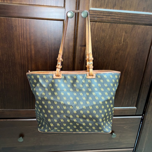 Dooney & Bourke Signature Brown Logo Leather Strap Shoulder Purse Tote - Picture 5 of 16